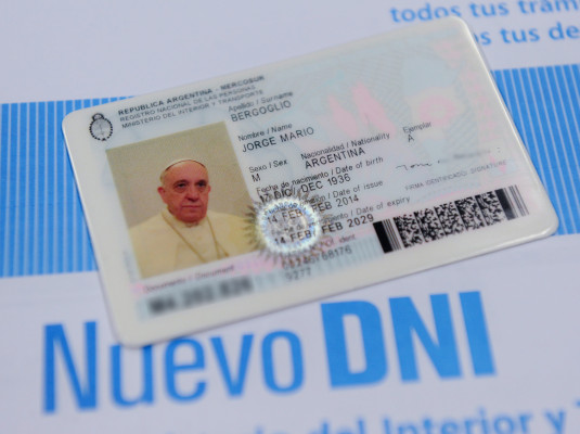 El Papa tramita su pasaporte y documento de identidad