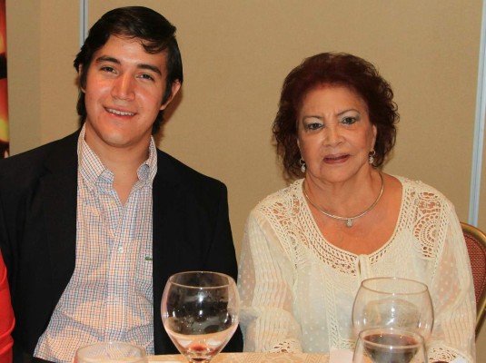 Almuerzo en Consulado de Taiwán