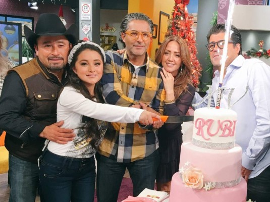 Rubí ya se codea entre famosos