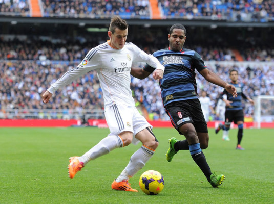 Real Madrid gana al Granada y se acuesta líder de la Liga española