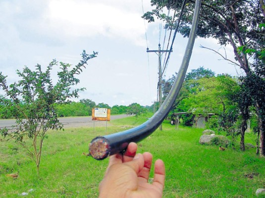 Agua Blanca Sur sigue sin servicio telefónico
