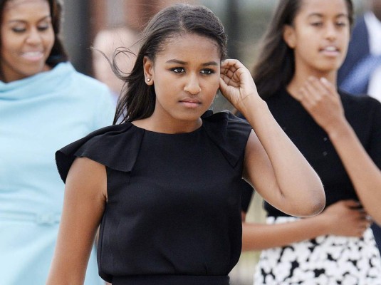 Hija de Obama trabaja como mesera en restaurante de EUA