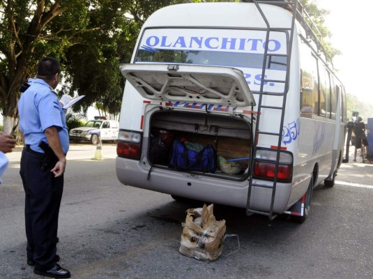 Decomisan marihuana que iba en un bus