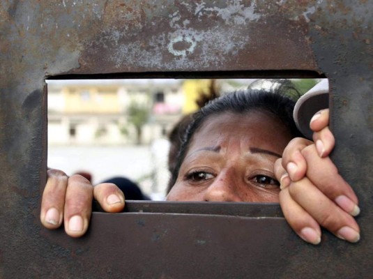 Más de cincuenta muertos tras amotinamientos en cárceles de Ecuador