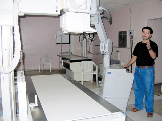 Hospital público sigue penando