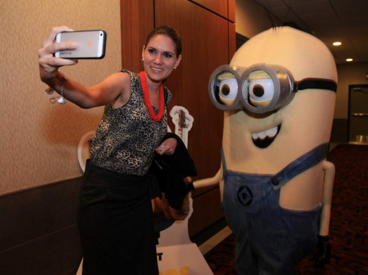 Los minions enamoran a niños y adultos en premier