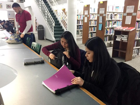 Jóvenes sin papeles, en el limbo migratorio hace casi 20 años en EUA