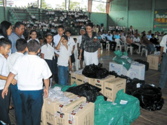 Modernizan educación en escuelas progreseñas