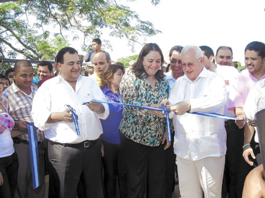 Habilitan paso en el río Humuya de Santa Rita