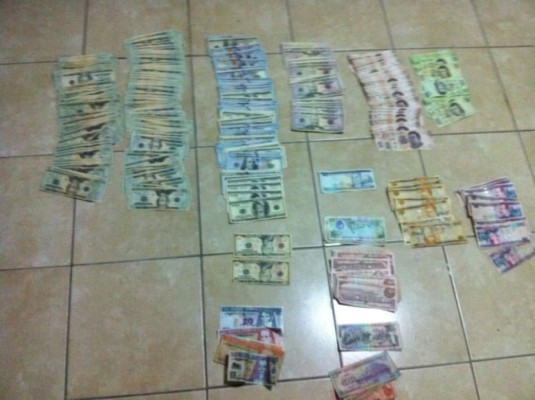 Detienen en Honduras a pareja con más de 800 mil lempiras