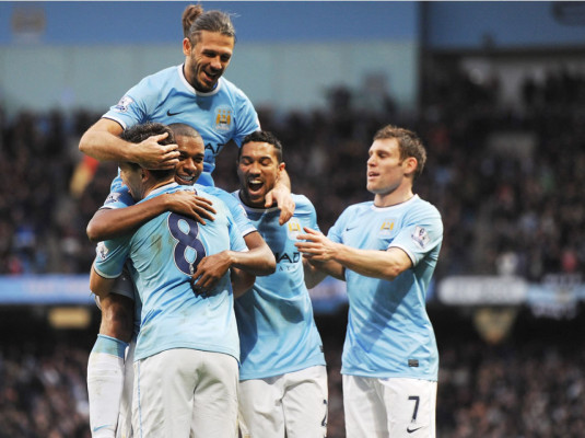 Manchester City da una paliza al Arsenal y acecha el liderato