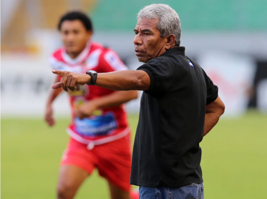 Héctor Castellón: 'Mi equipo está sólido para enfrentar al Olimpia'