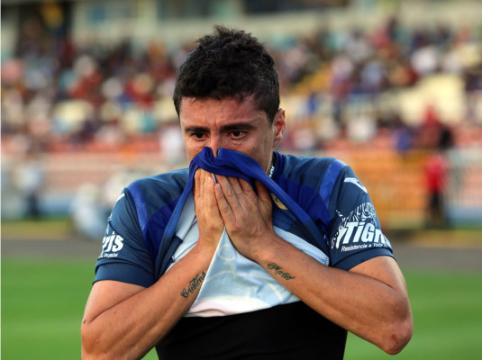 Varela rompe en llanto tras ser expulsado por eufórica celebración