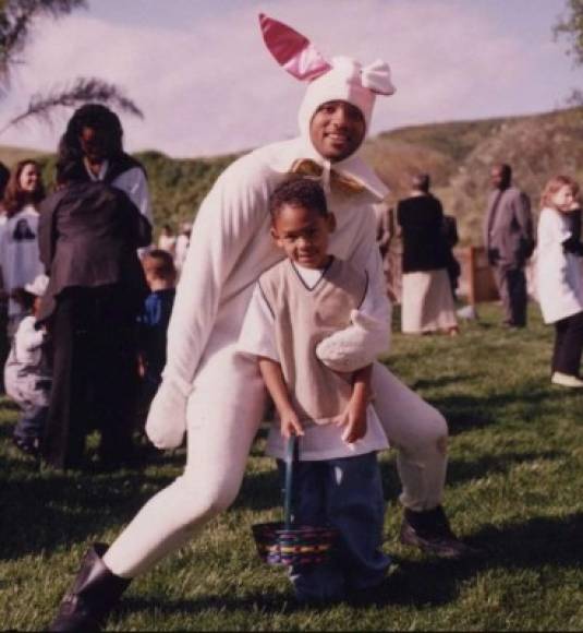 El actor Will Smith desempolvó una foto de hace años al lado de su hijo Trey para conmemorar el Domingo de Pascua.
