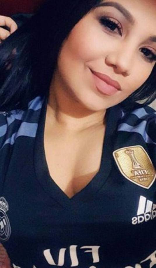 Gaby, otra de las hermosas seguidoras con las que cuenta el Real Madrid en Honduras.