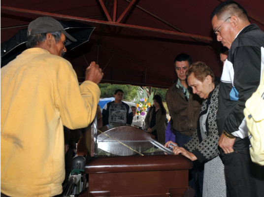 Honduras dio el último adiós al técnico Carlos Padilla