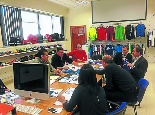 Suaréz escogió la nueva vestimenta de Honduras