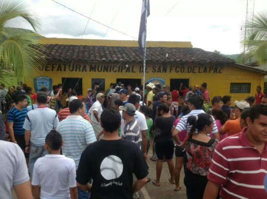 Intentan linchar a supuesto asesino de niño en Olancho