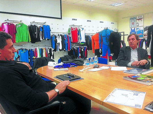 Suaréz escogió la nueva vestimenta de Honduras