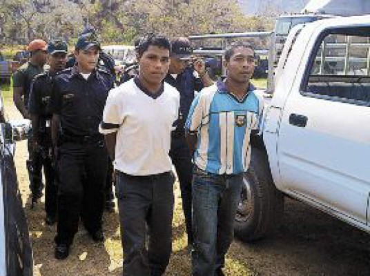 A prisión militares implicados en matanza