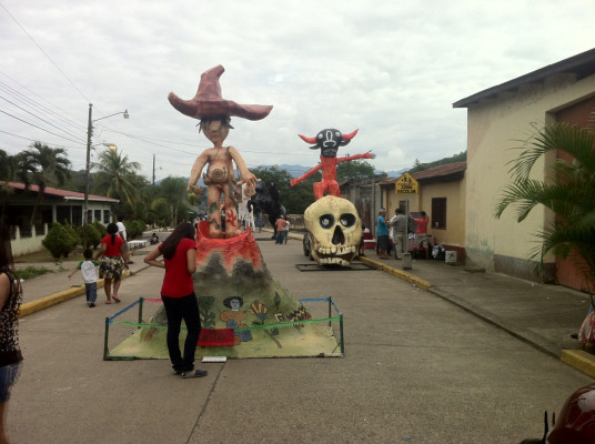 Trinidad revive los mitos con imponentes chimeneas