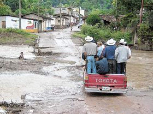 Río Jila amenaza con incomunicar municipio