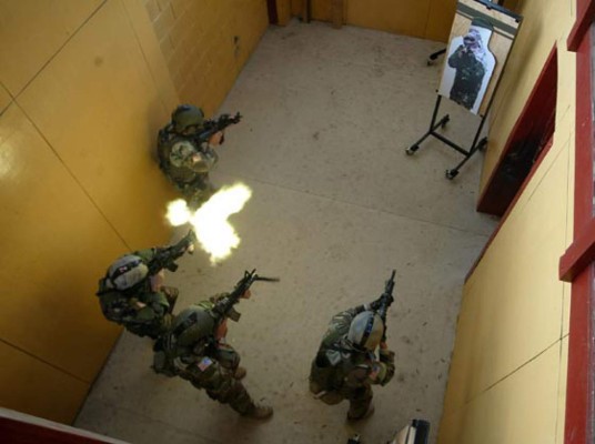 Honduras:militares practican el tiro al blanco con siluetas de Bin Laden