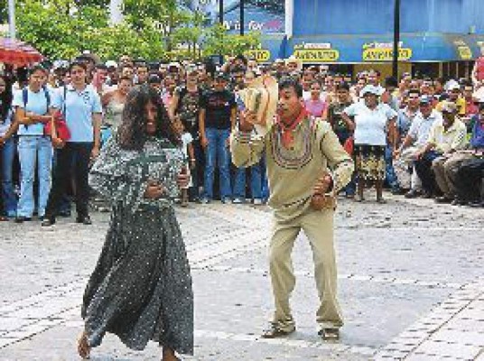 'La sucia” conmocionó en el parque central