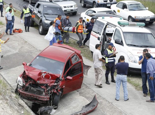 Un lesionado en choque de 5 carros en Tegucigalpa