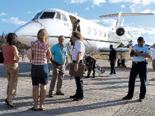 'Ése es un avión mal habido': Mel