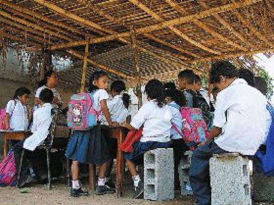 El 40% de fondos para reducir pobreza se gastará en salarios