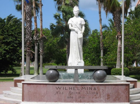 Aruba: la isla 'feliz” que muestra la exuberancia y alegría caribeña