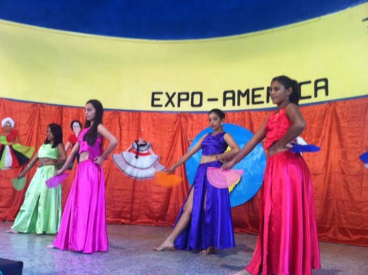 Estudiantes hondureños exaltan la diversidad cultural