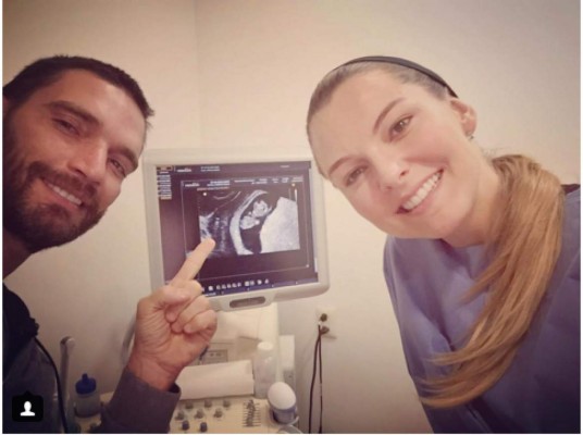 Marjorie de Sousa y Julián Gil revelan el sexo de su bebé