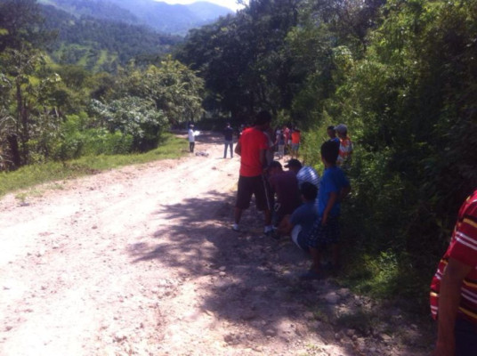 Hallan muertos a dos supuestos mareros en Santa Bárbara