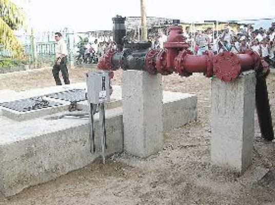 Instalan bombas para tratar aguas negras