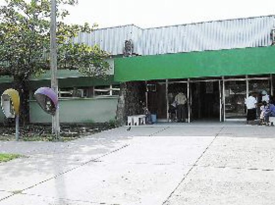 Salud ordena recortes en el hospital porteño