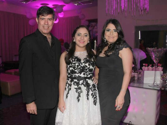 Paola Jordán Kattán celebra sus 15 años