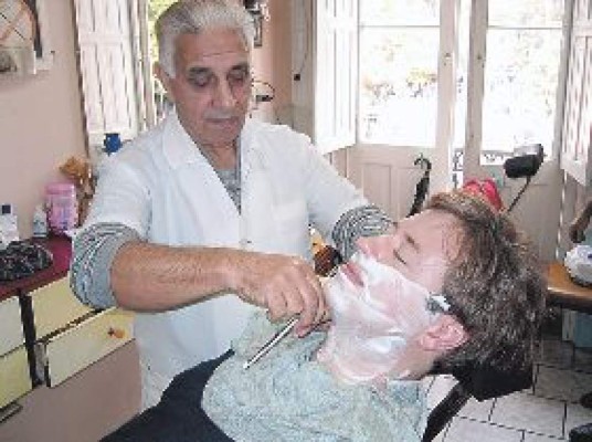 Evite las alergias al afeitarse