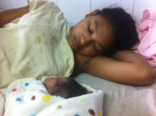 Un varón y una niña, primeros en nacer en Navidad en Tegucigalpa