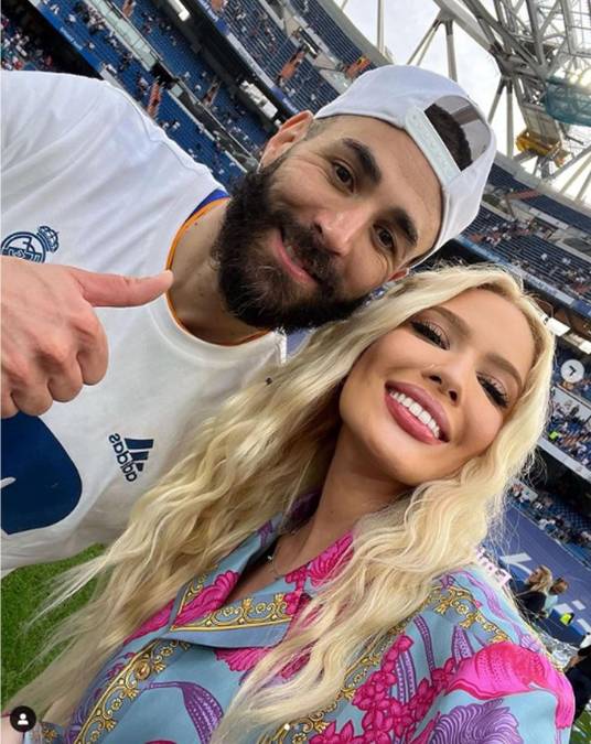 Karoline Lime aprovechó la celebración para tomarse esta foto con el goleador del Real Madrid, Karim Benzema.