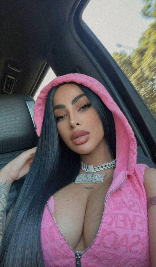 Sin embargo, la fecha del estreno ya esta confirmada y sera 5 de octubre. Por otra parte las especulaciones más fuertes de las lleva “Yailin la Más Viral” para la participación en colaboración con Bellakath.