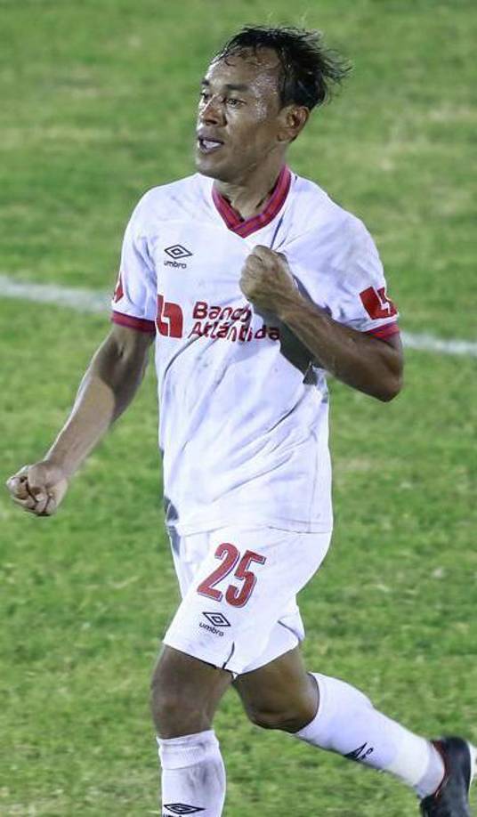 Según el periodista Manfredo Reyes, el Victoria está interesado en fichar al experimentado Javier Portillo. El lateral zurdo fue dado de baja en el Olimpia y a sus 40 años de edad podría seguir en la Liga Nacional de Honduras.