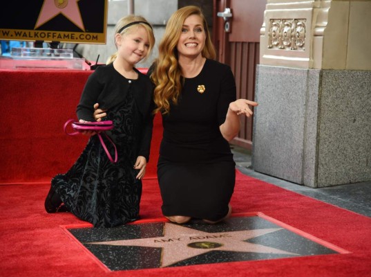 Amy Adams recibe su estrella en el Paseo de la Fama de Hollywood