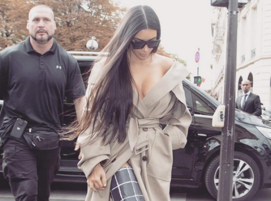 Guardaespalda de Kim Kardashian estaba en discoteca cuando la asaltaron