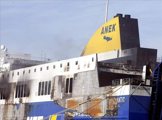 Elevadas temperaturas del 'Norman Atlantic' impide de momento su registro