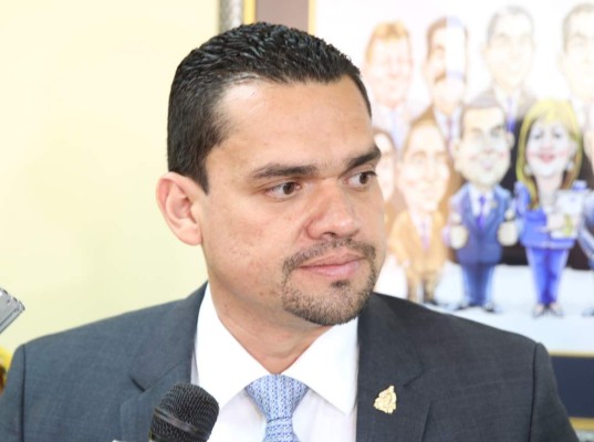 Unas diez leyes pendientes dejan diputados por irse a la política