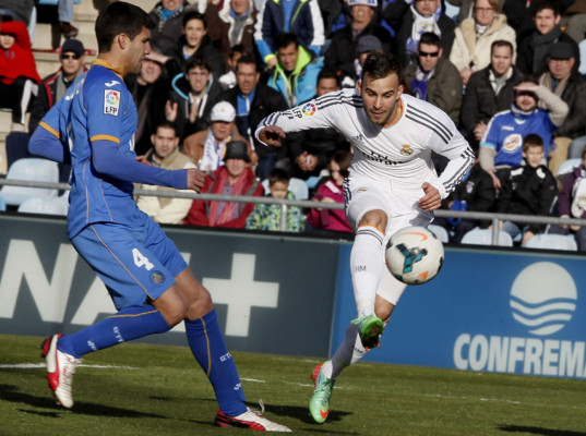 Real Madrid aguanta el pulso en la Liga con un paseo por Getafe