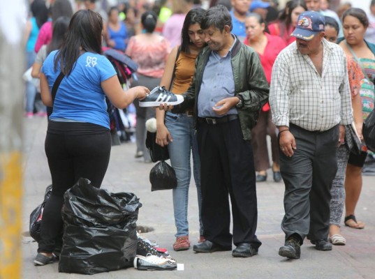 Unos 547,000 jóvenes hondureños trabajan y estudian