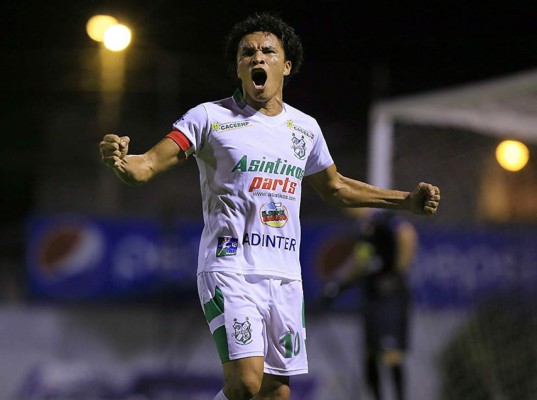 Platense ganó, gustó y goleó en otra gran noche de 'Rambo' de León
